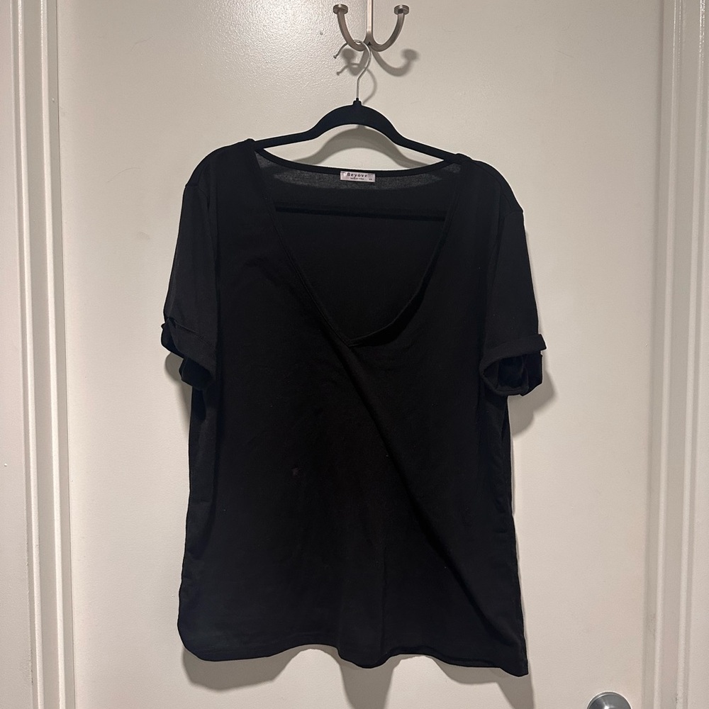 Stylish Black Short Sleeve Women's Tee